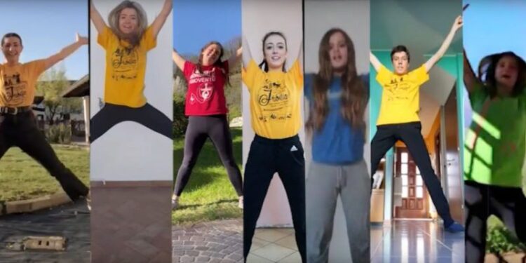 Festa dei ragazzi. Si gioca in streaming