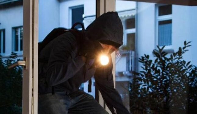 Furti in casa, fermata una banda