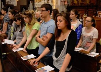 Giovani in preghiera “con occhi nuovi”