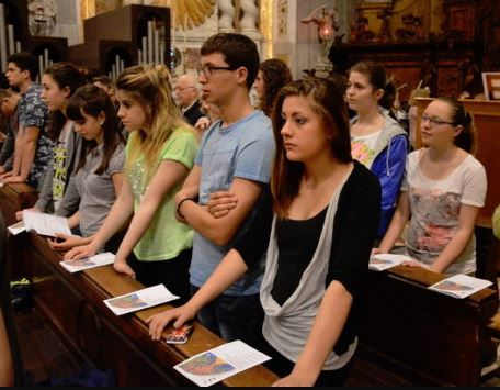 Giovani in preghiera “con occhi nuovi”