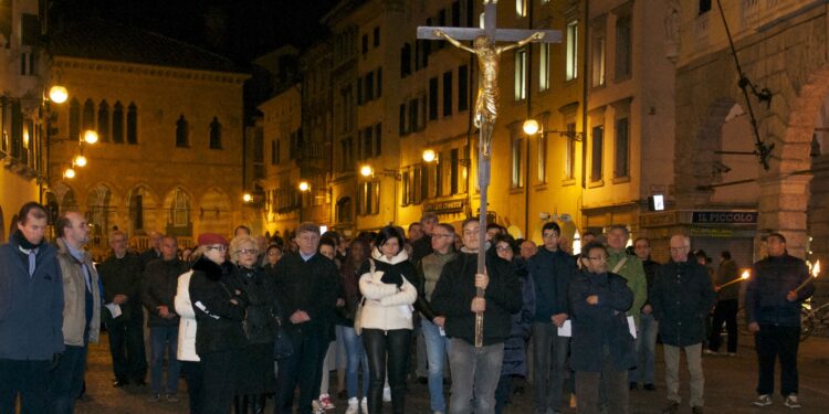 “Governanti senza meta perché non seguono Dio”