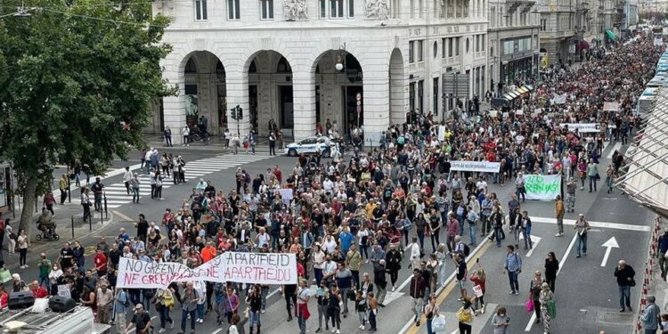 Green pass, dopo la stretta, domani prima prova di corteo a Trieste