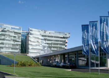 Hypo Bank, partite 110 lettere di licenziamento