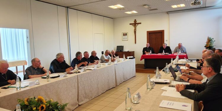 I Vescovi del Nordest a Castellerio: attenzione alta sull’accoglienza