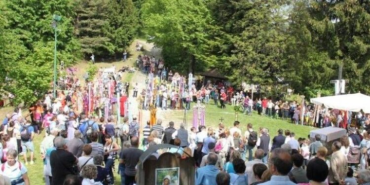 Il 15 agosto a Zuglio il Bacio delle croci