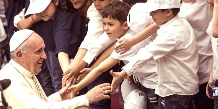 Il Papa: “Non accontentatevi della mediocrità”