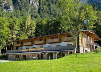 Il rifugio Pian dei Ciclamini cerca gestore