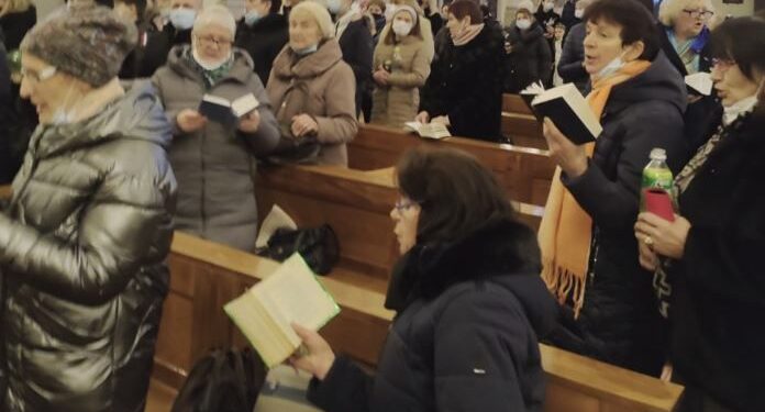 Immigrati con l’Arcivescovo in preghiera per l’Ucraina