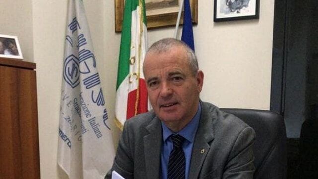 Impennata carburanti, “Non sarà il cartello del prezzo medio a farli scendere”
