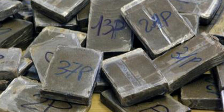 In autostrada con 35 chili di hascisc