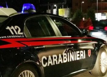 In fuga con un’auto rubata sperona i Carabinieri