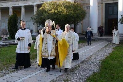 In preghiera per Santi e Defunti