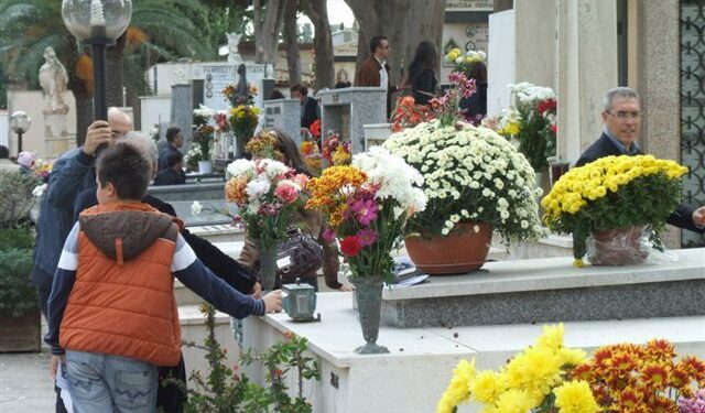 In preghiera per i Santi e i Morti