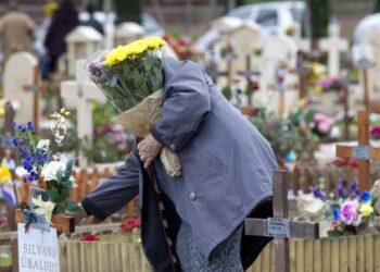 In preghiera per i santi e i defunti