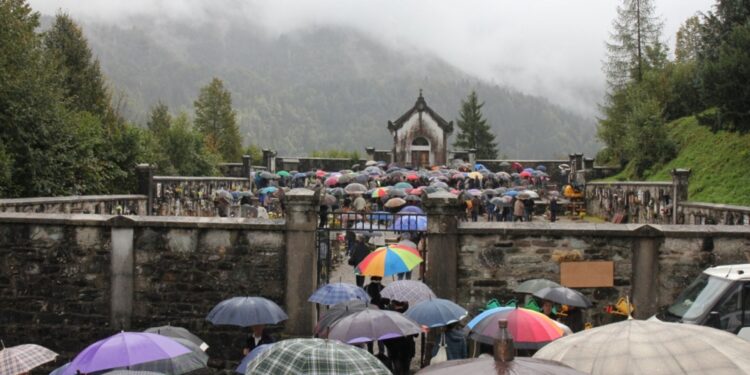 In preghiera per i santi e i defunti