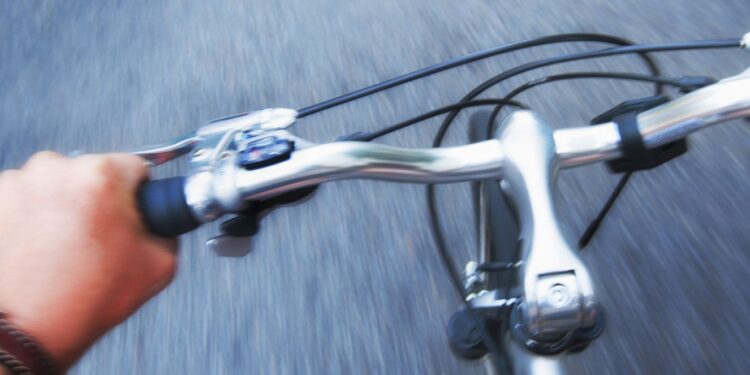 Inseguimento in bici nel centro di Udine