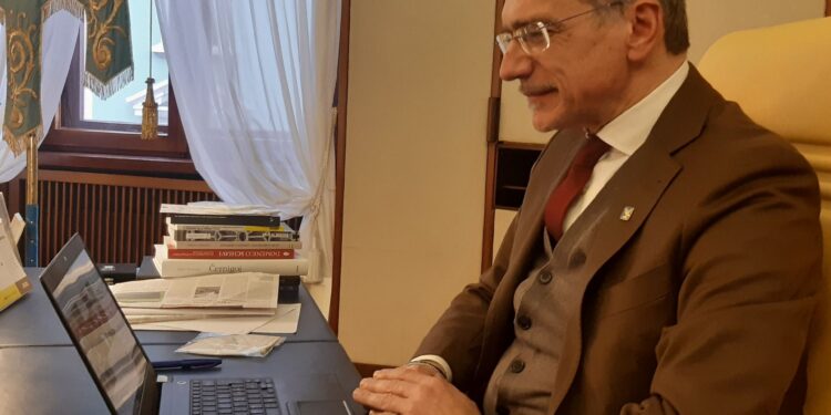 «Anche io, positivo al Covid, ho ricevuto dai medici risposte contraddittorie»