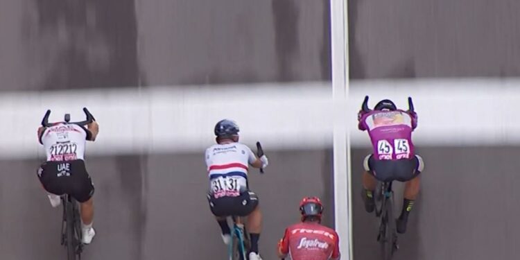 Jonathan Milan di nuovo secondo al giro