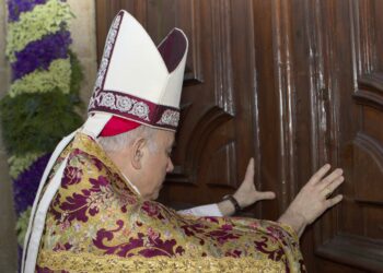 L’Arcivescovo chiude la Porta Santa e un anno straordinario