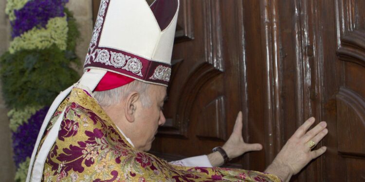 L’Arcivescovo chiude la Porta Santa e un anno straordinario