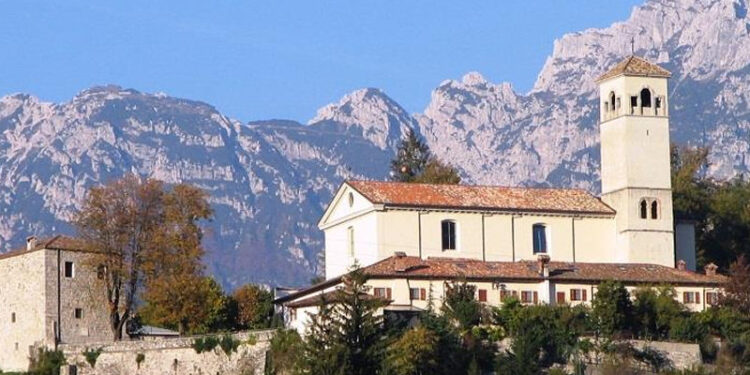 L’Arcivescovo visita la Collaborazione di Moggio