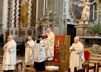 «La Pasqua ci indichi la strada della vera speranza tracciata da Gesù»