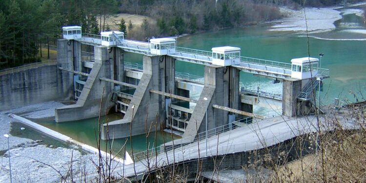 La Regione raddoppia la “bolletta” ai “signori dell’acqua”