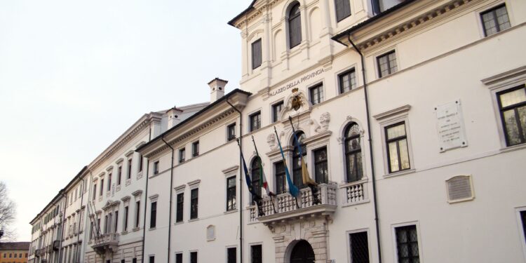 La Soprintendenza: plurilinguismo “indecoroso”