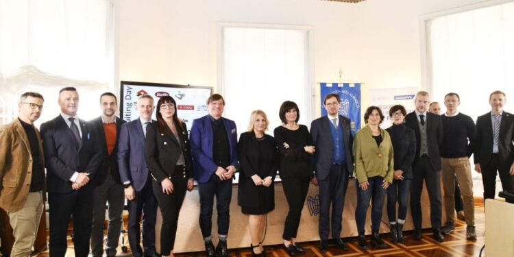 Lavoro: 11 aziende triestine offrono 150 posti