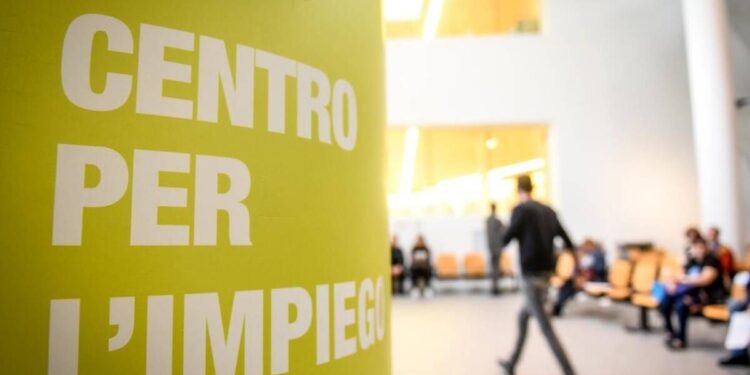 Lavoro ai profughi, attivati i centri per l’impiego