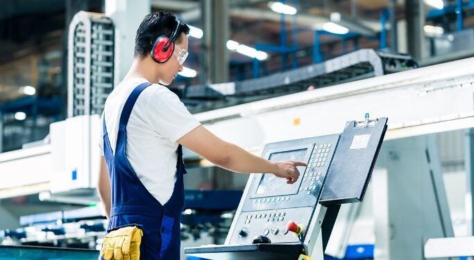 Legno/Arredo, 40 aziende cercano operatori. Via alla formazione