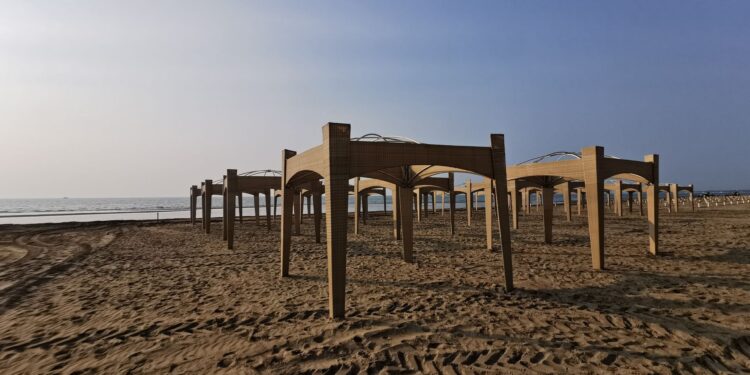 Lignano, ultimi preparativi per il via alla stagione