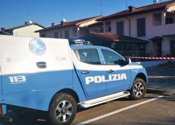Litigio nella notte, poi uccide la compagna