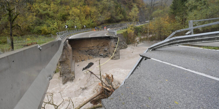 Maltempo, 18 mila persone senza elettricità