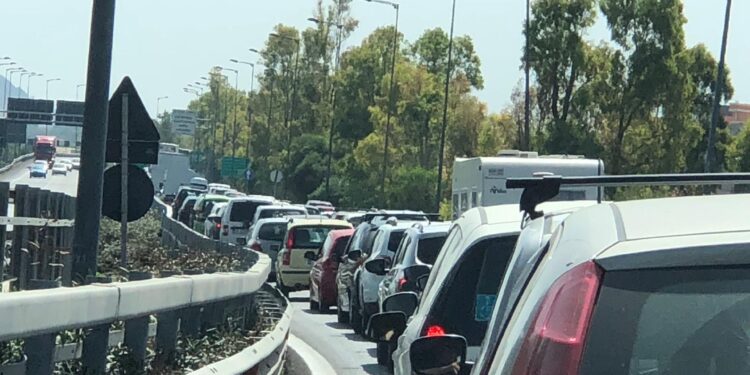 Maltempo, chiuso tratto A4 per avvallamento