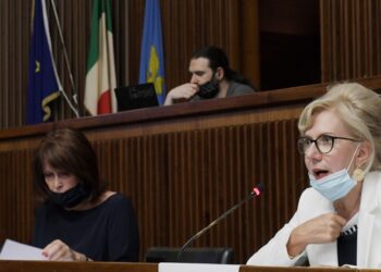 “Mancano 500 docenti per sdoppiare le classi a settembre”
