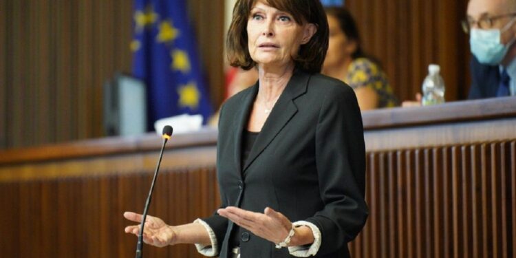 Manovra di bilancio, 60 milioni per le famiglie, 30 per la formazione