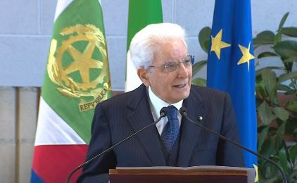 Mattarella al Bearzi: “Morte di Lorenzo ferita profonda che interroga la comunità. Mai più morti assurde sul lavoro”