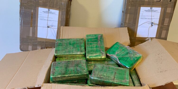 Maxi sequestro di droga, scoperti 100 kg di cocaina