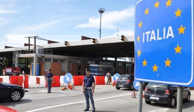 Migranti: fermate 29 persone al confine con Slovenia