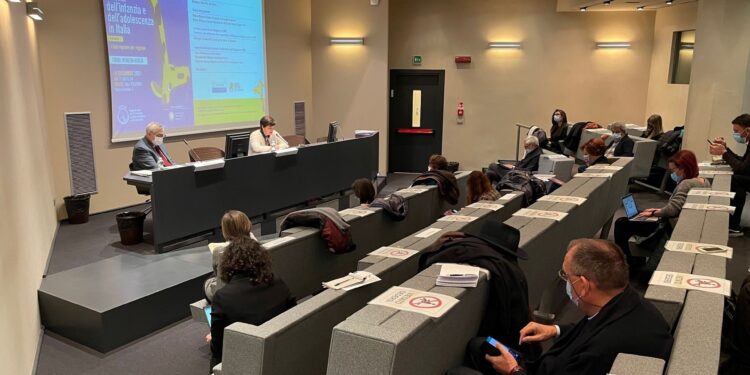 Natalità e giovani sotto la media in Fvg, ma cala la povertà