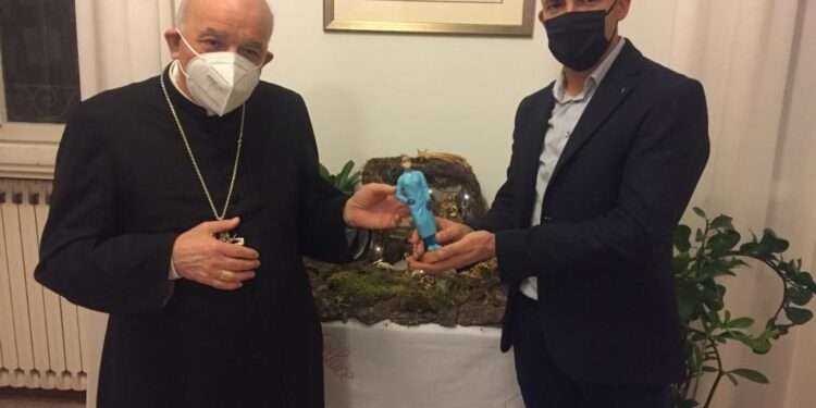 Nel presepe dell’Arcivescovo anche la statuina di un’infermiera
