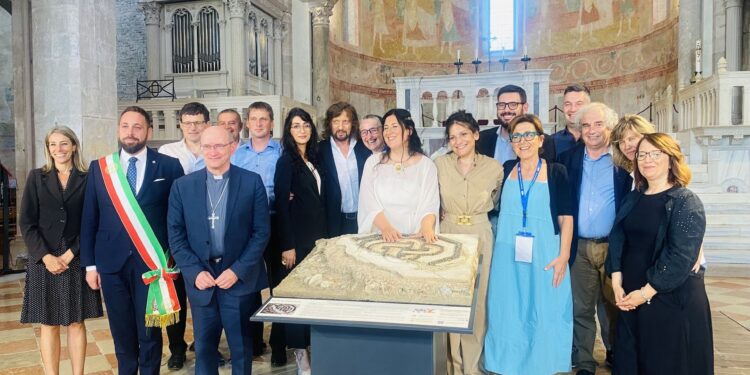 Nella Basilica di Aquileia il mosaico accessibile ai non vedenti