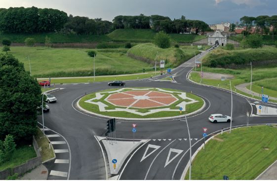 Nuova rotatoria con la stella a Palmanova