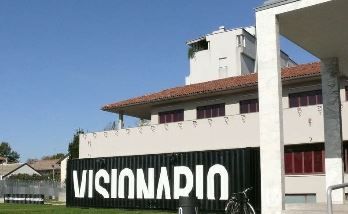 Nuovo Visionario, «Struttura all’avanguardia»