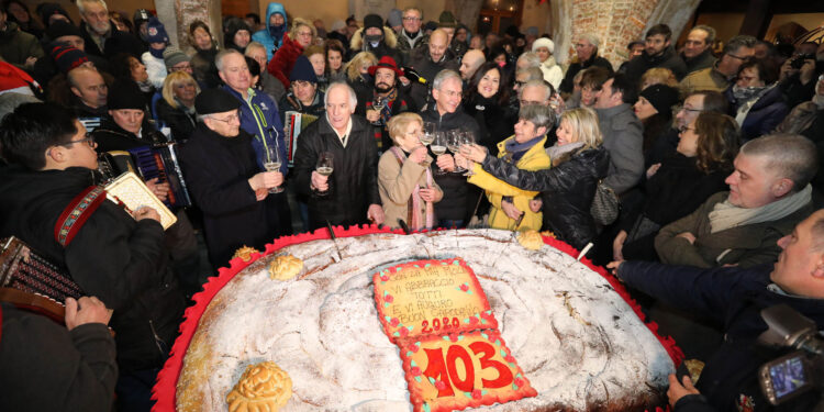 Nuovo record per la gubana da Guinness: 103 kg
