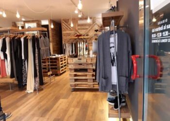 Obbligo di porte chiuse nei bar e nei negozi di Udine