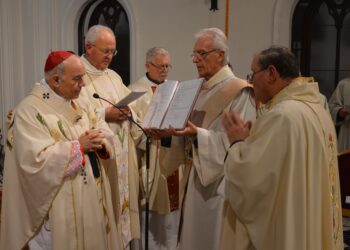 Osoppo ha accolto don Ottavio, il parroco papà di 2 figli