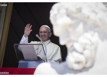 Papa: la porta della salvezza è stretta ma sempre aperta per tutti