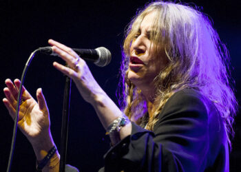 Patti Smith torna in Italia e fa tappa a Lignano